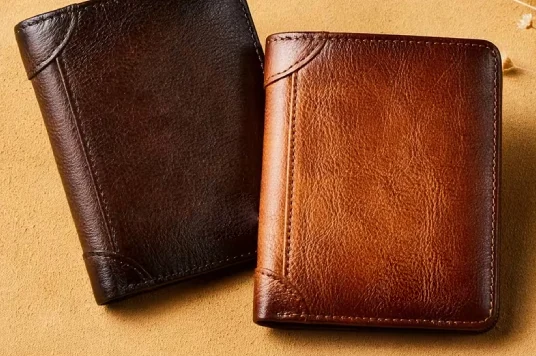 Card holder detail